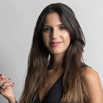 Cararina Oliveira